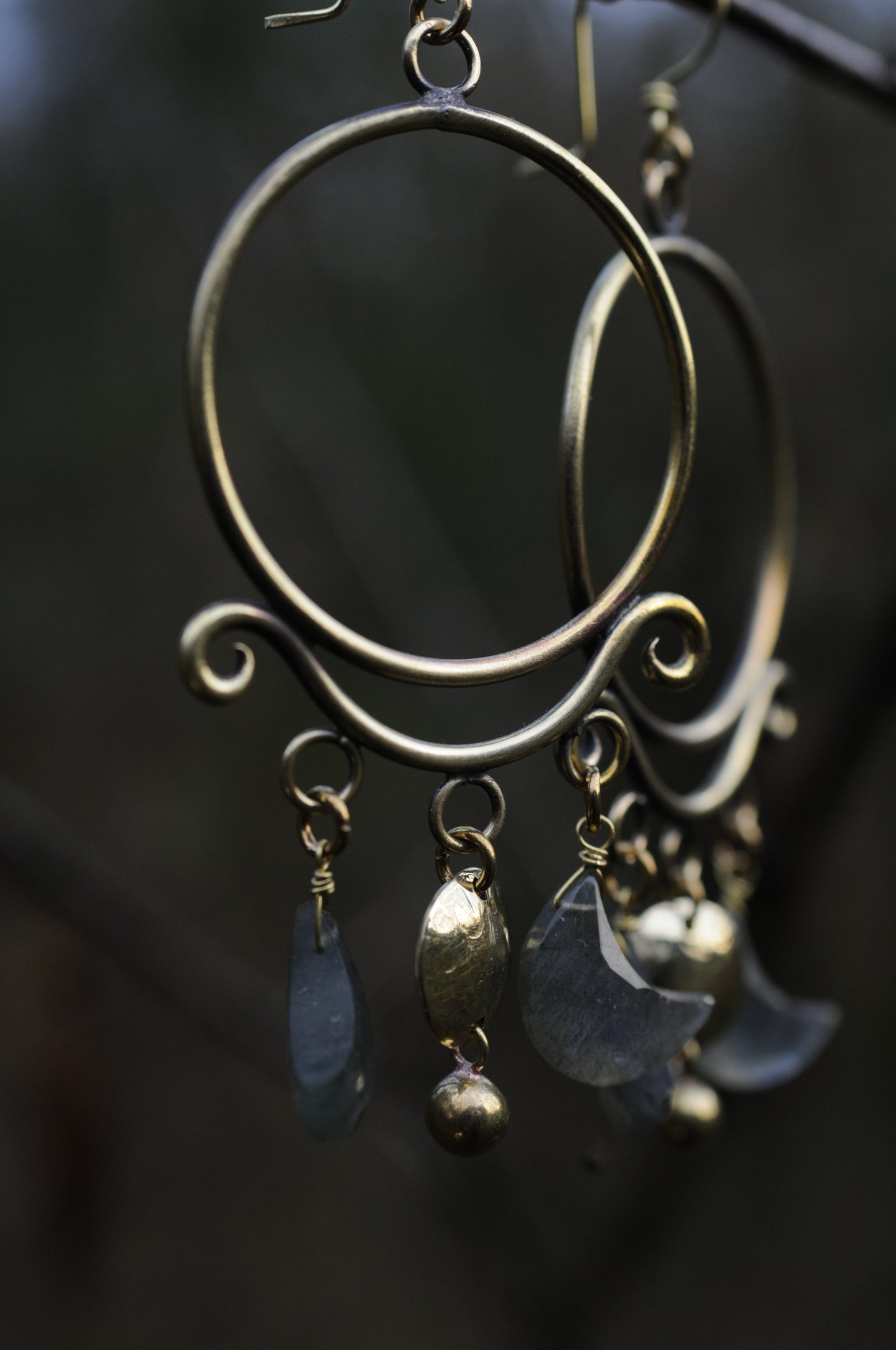 Boucles d'oreilles Triple lune en laiton et labradorites