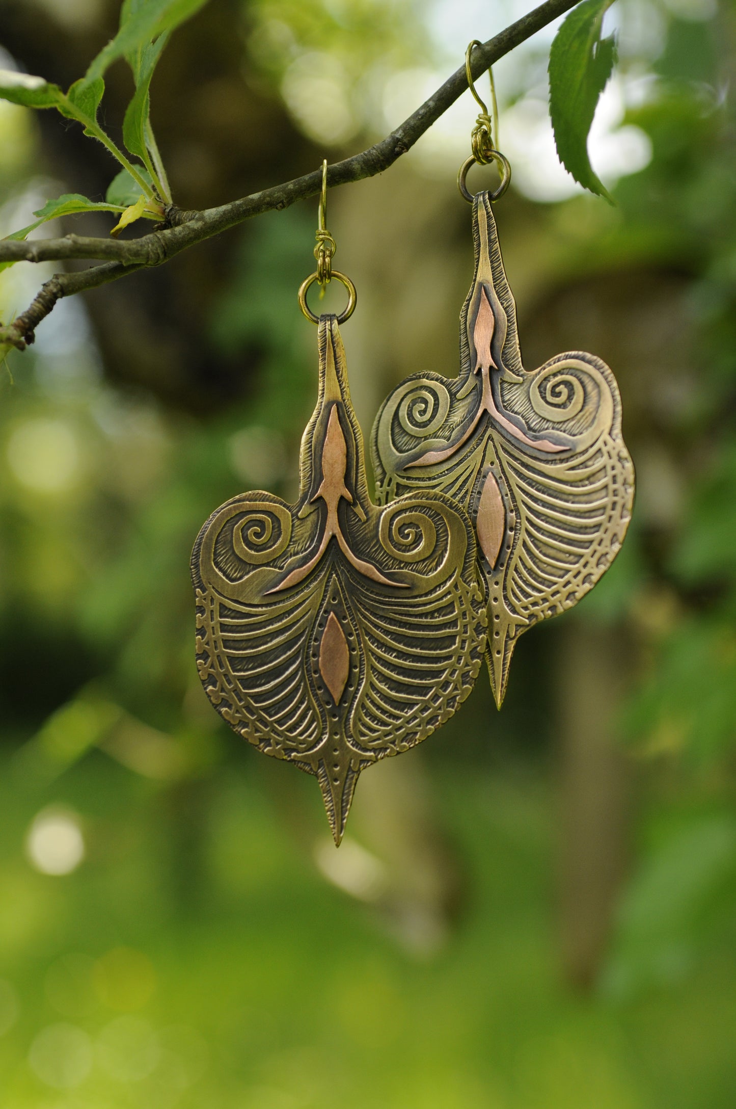 Grandes boucles d'oreilles fleurs de Papyrus en laiton et cuivre