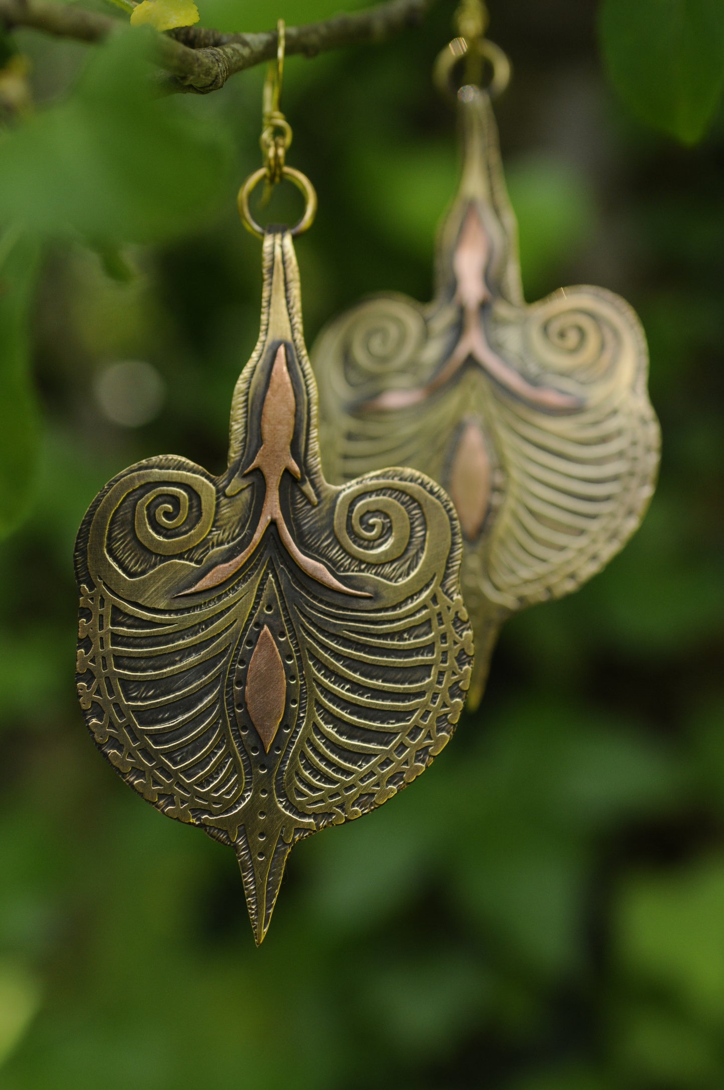 Grandes boucles d'oreilles fleurs de Papyrus en laiton et cuivre