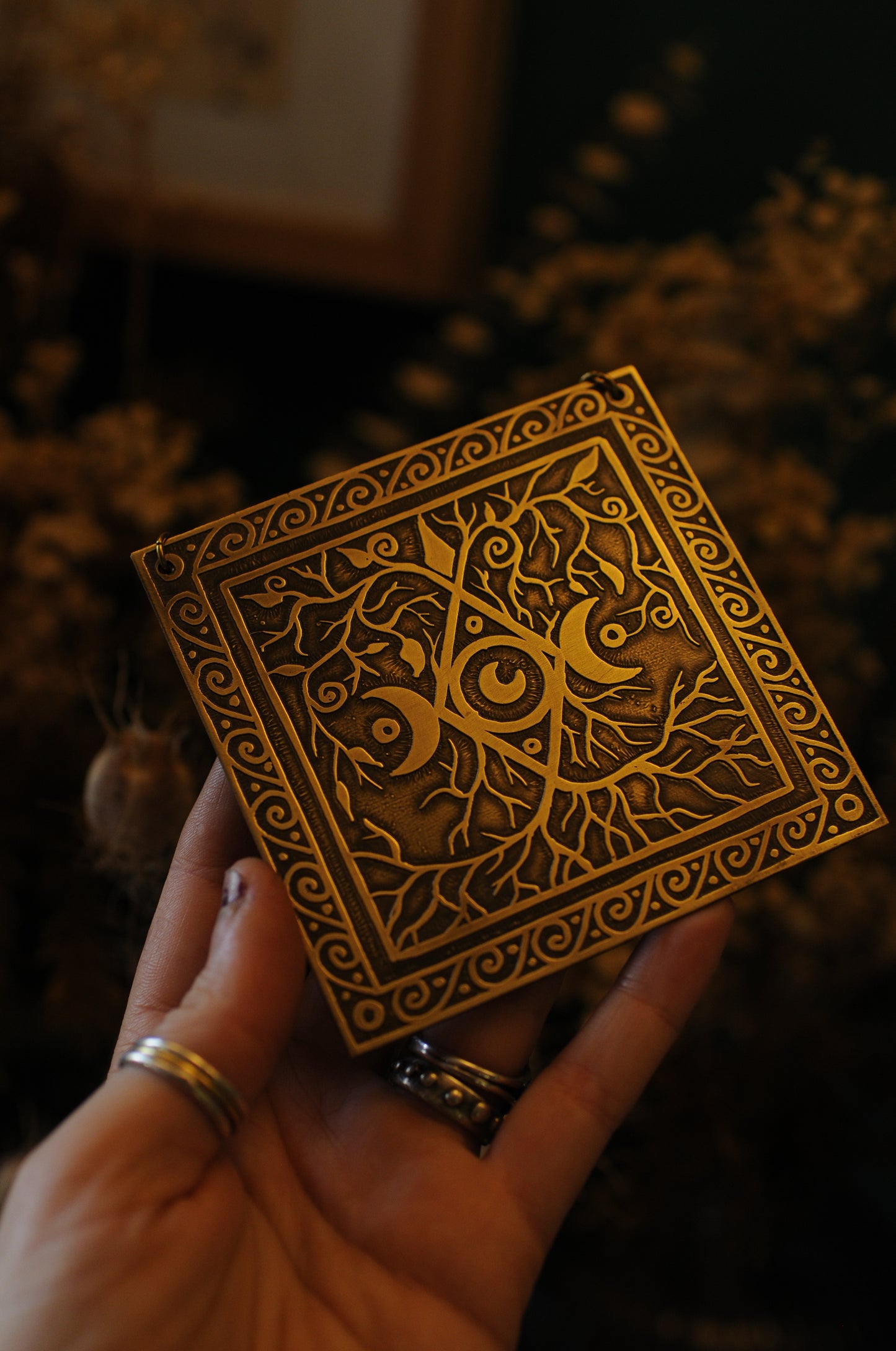 Petite plaque en laiton gravé, illustration métallique