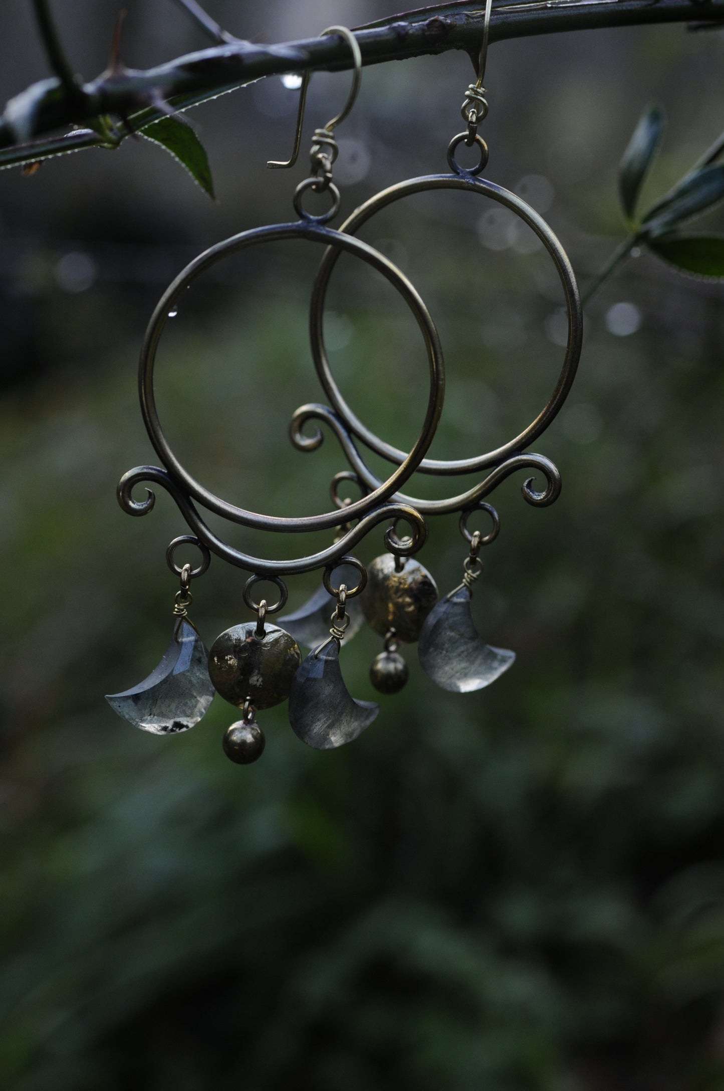 Boucles d'oreilles Triple lune en laiton et labradorites