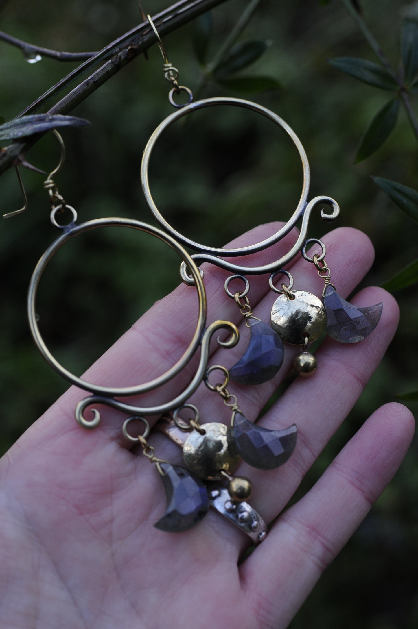 Boucles d'oreilles Triple lune en laiton et labradorites