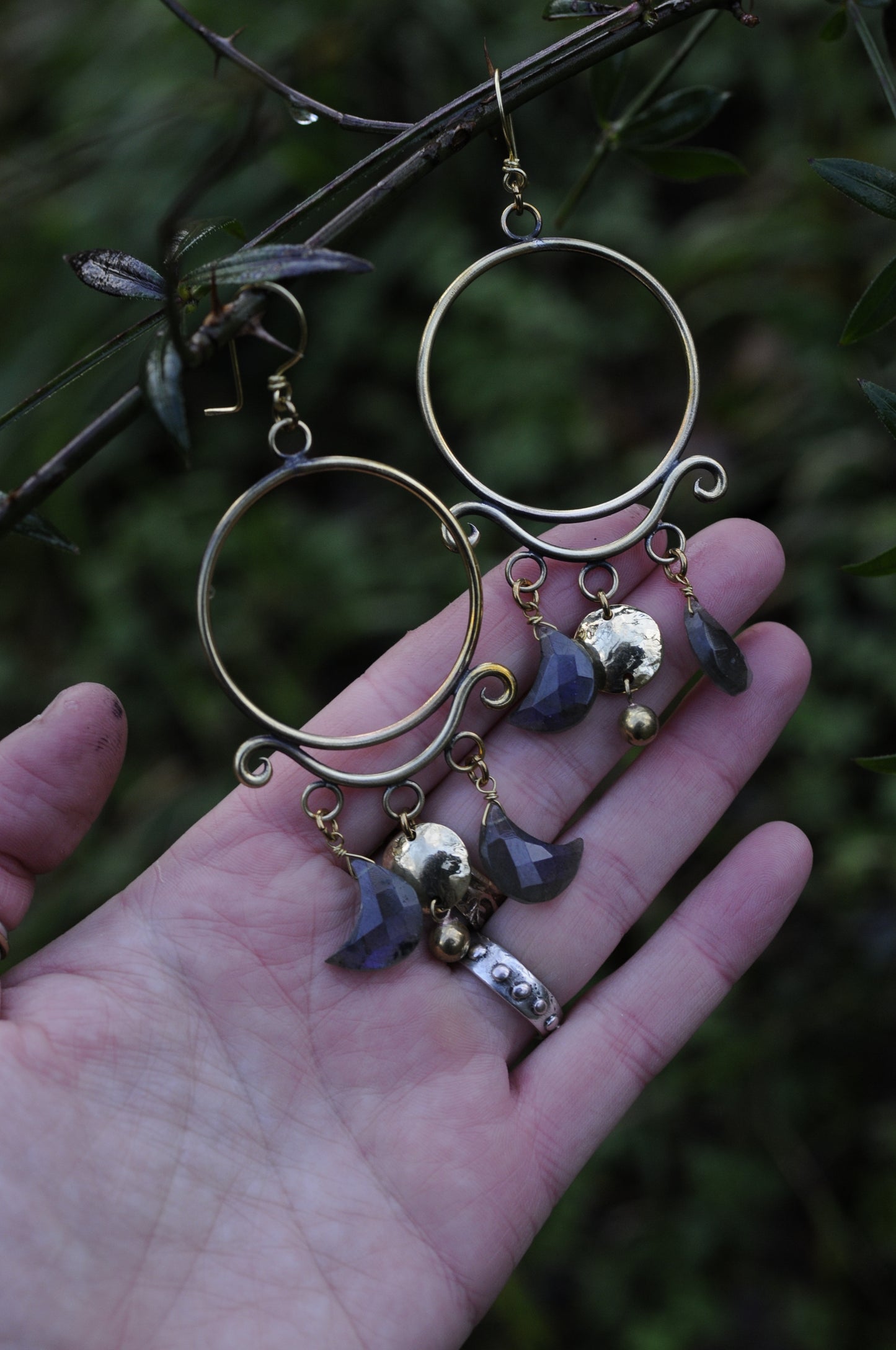 Boucles d'oreilles Triple lune en laiton et labradorites