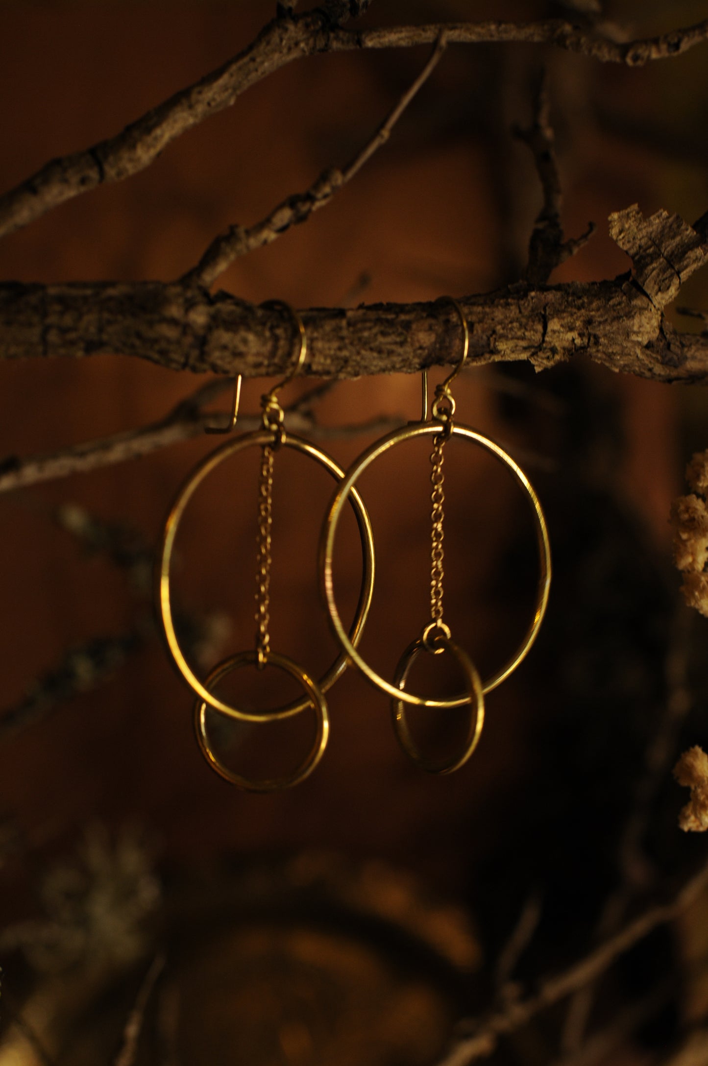 Longues boucles d'oreille Equilibre en laiton