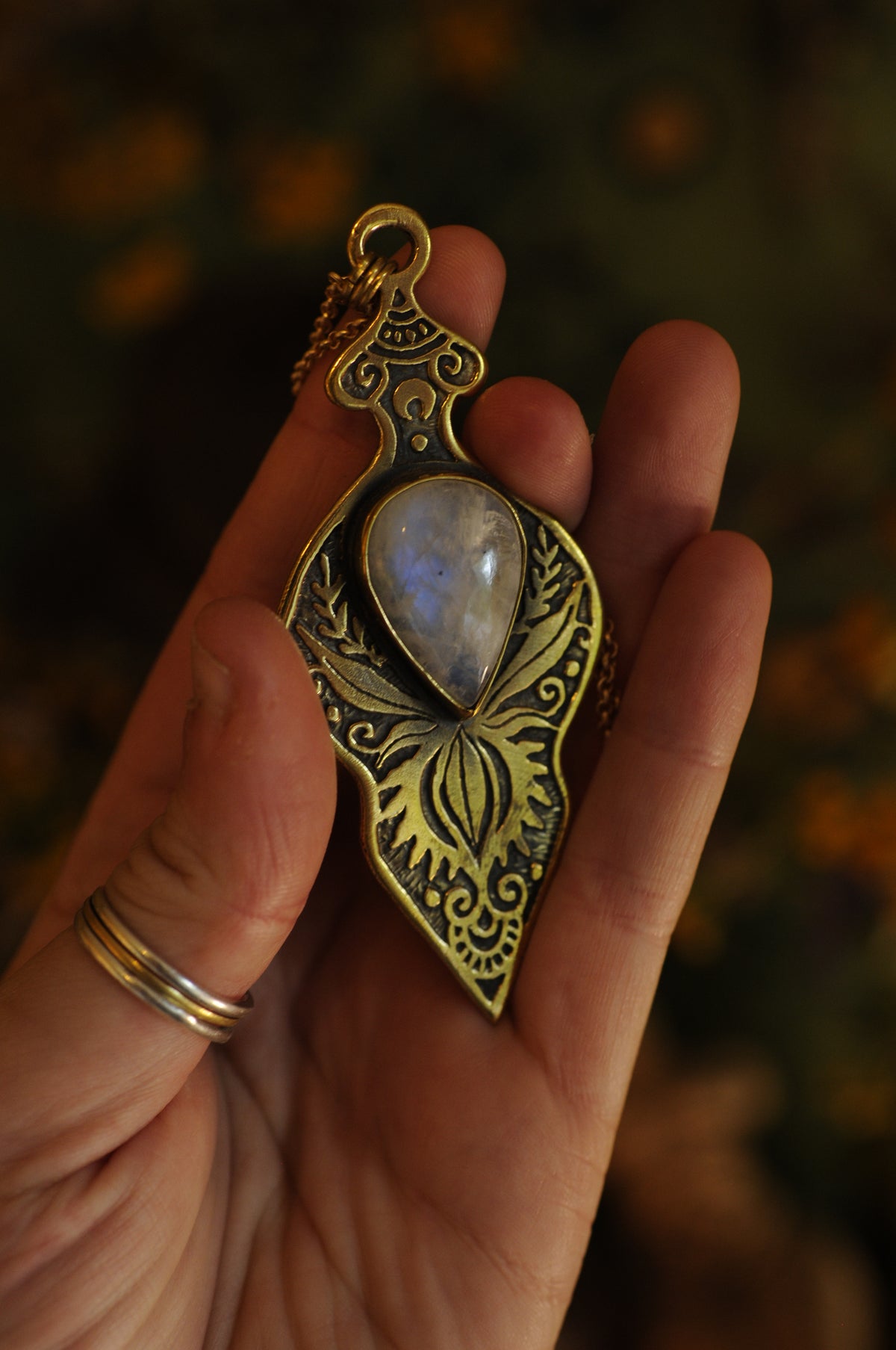 Vénus d'été, pendentif laiton et péristérite