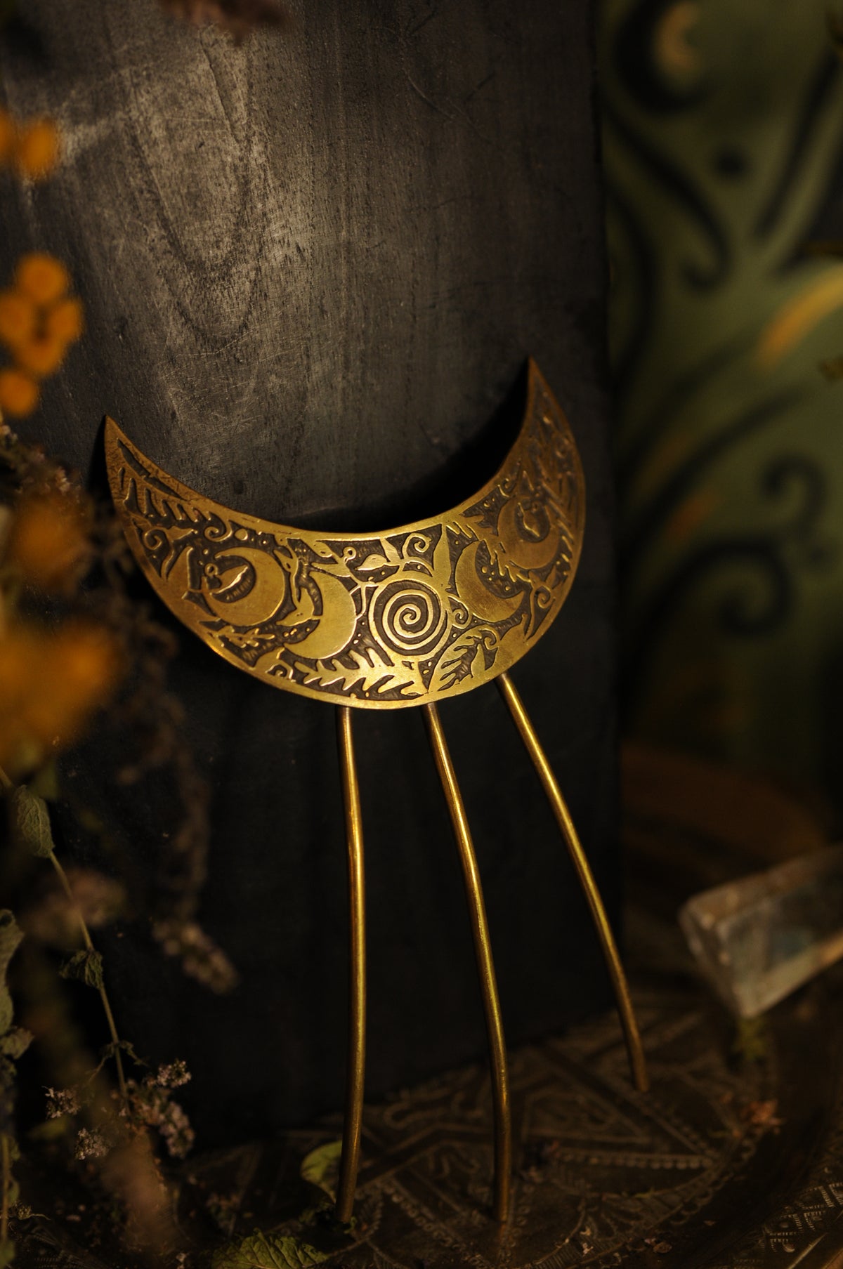 Peigne pique pour cheveux Lune gravée en laiton