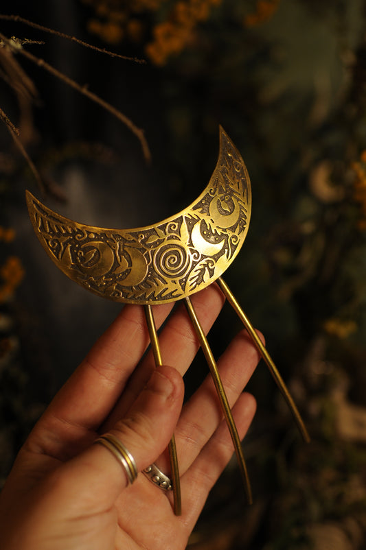Peigne pique pour cheveux Lune gravée en laiton