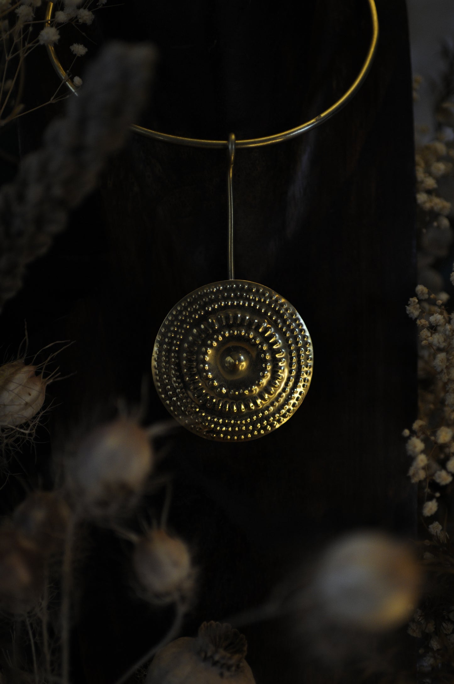 Grand collier Disque de Lugh en laiton