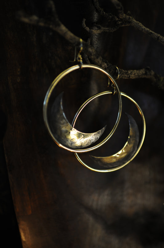 Grandes boucles d'oreilles créoles Eclipse en laiton