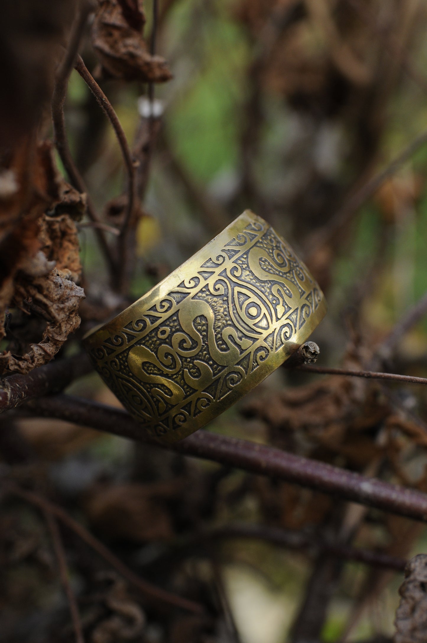 Bracelets laiton gravé bombé Q