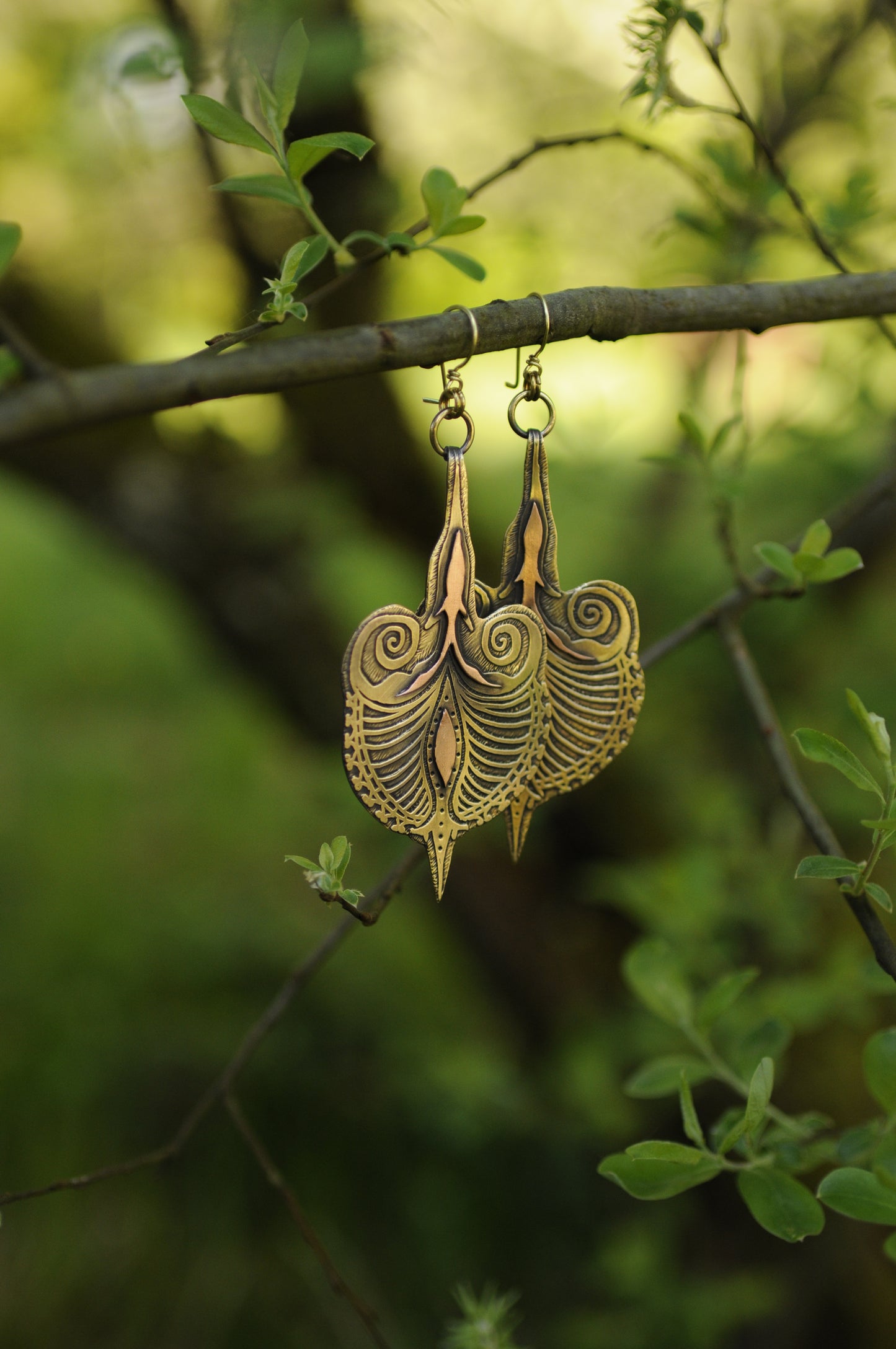 Grandes boucles d'oreilles fleurs de Papyrus en laiton et cuivre