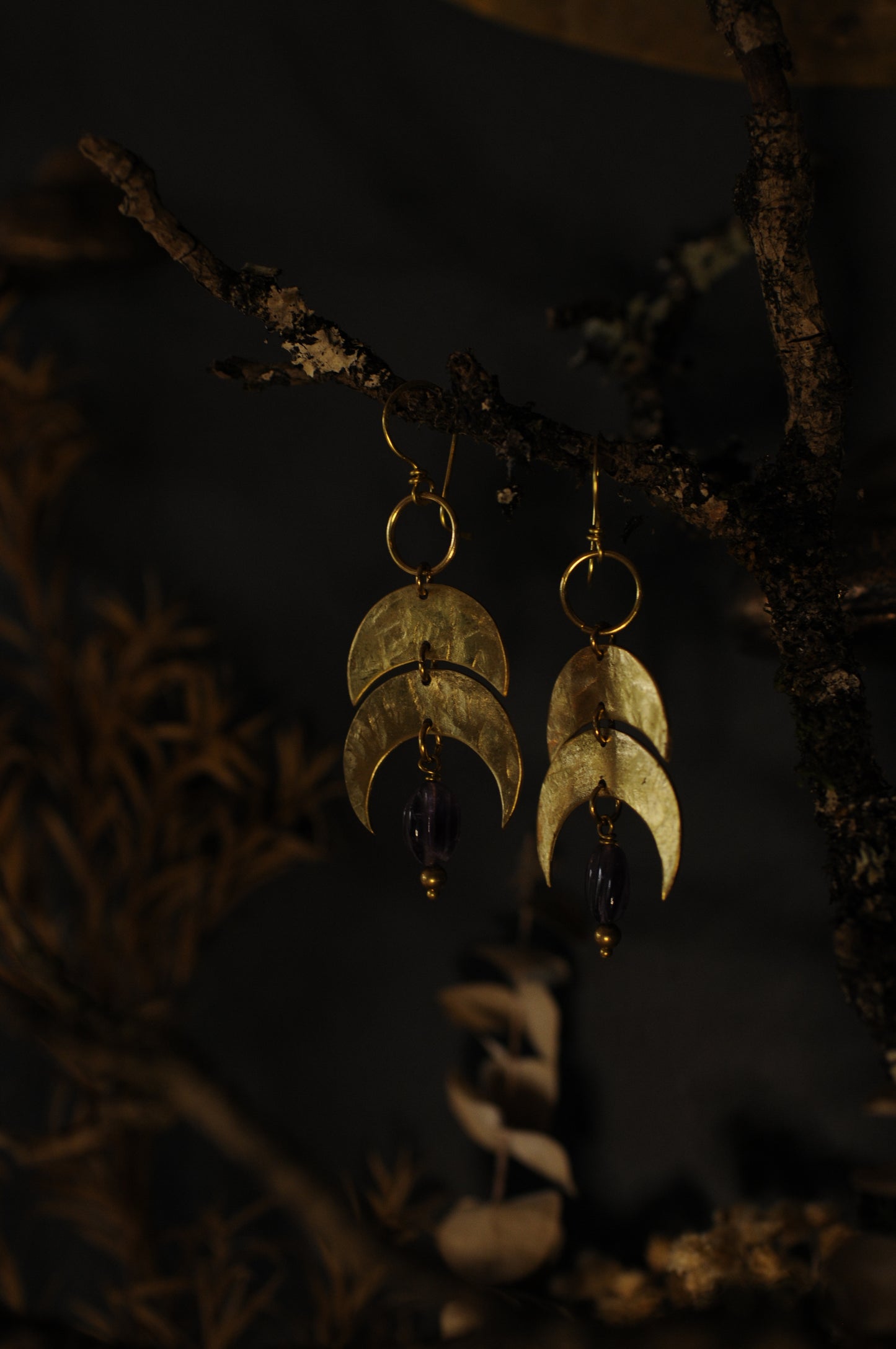 Boucles d'oreilles Courtisanes en laiton et perles d'améthystes