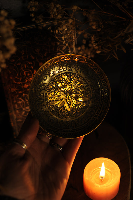 Coupelle à offrandes en Laiton gravé Homme vert