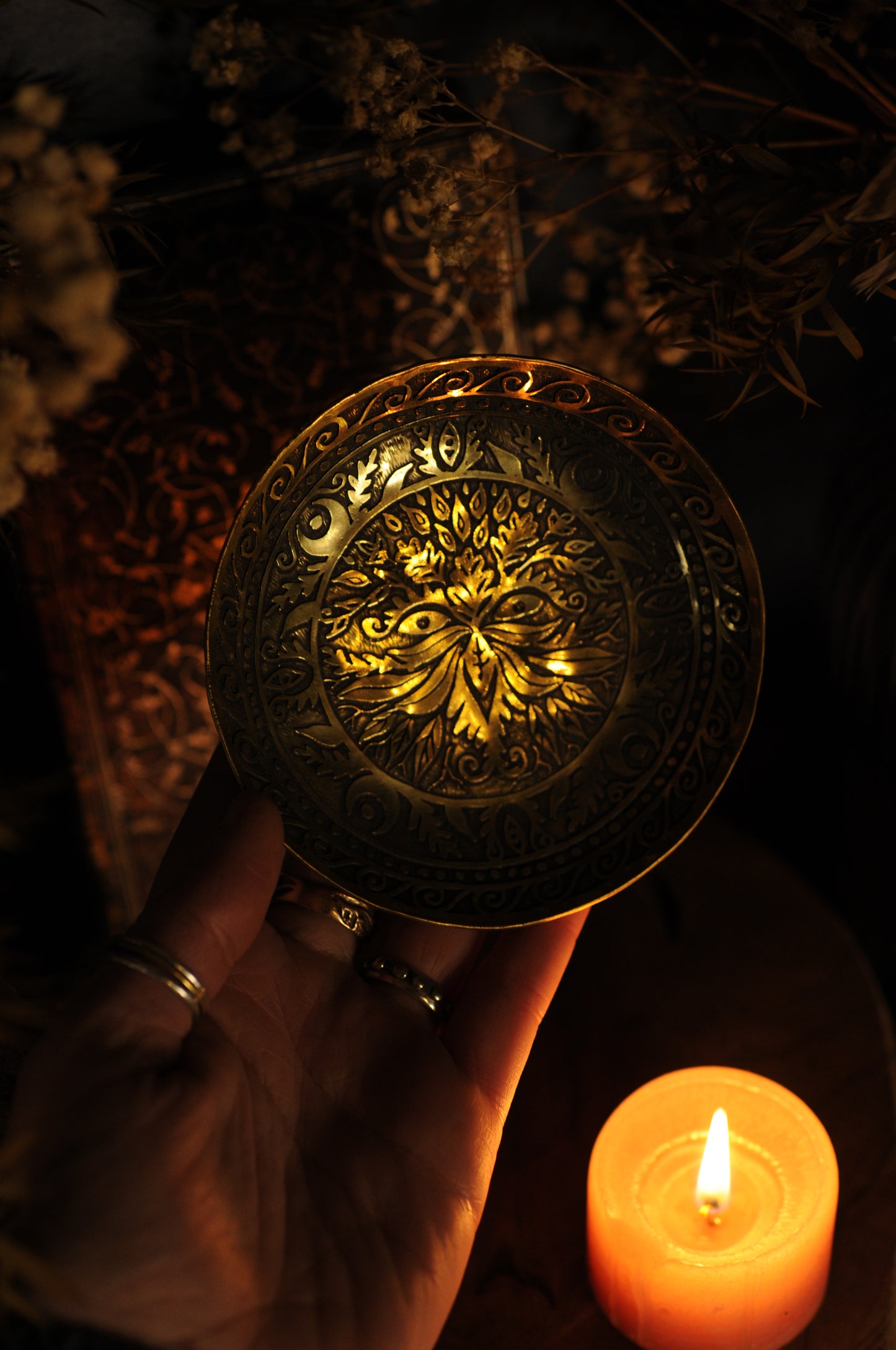 Coupelle à offrandes en Laiton gravé Homme vert