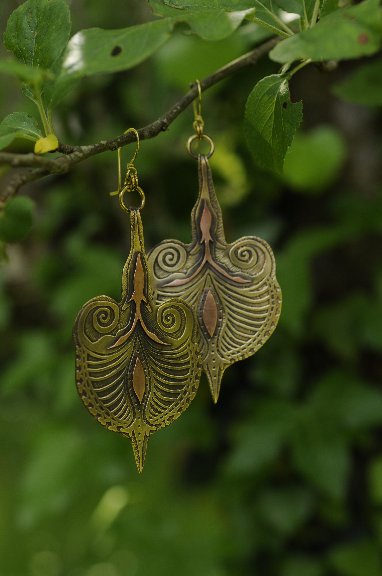 Grandes boucles d'oreilles fleurs de Papyrus en laiton et cuivre