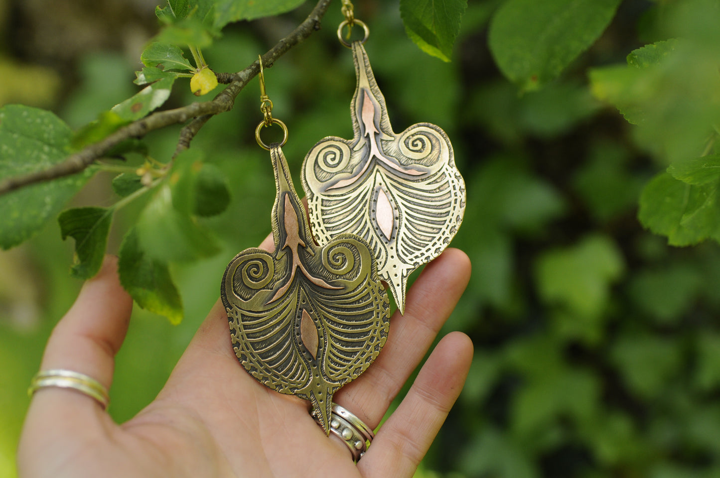 Grandes boucles d'oreilles fleurs de Papyrus en laiton et cuivre
