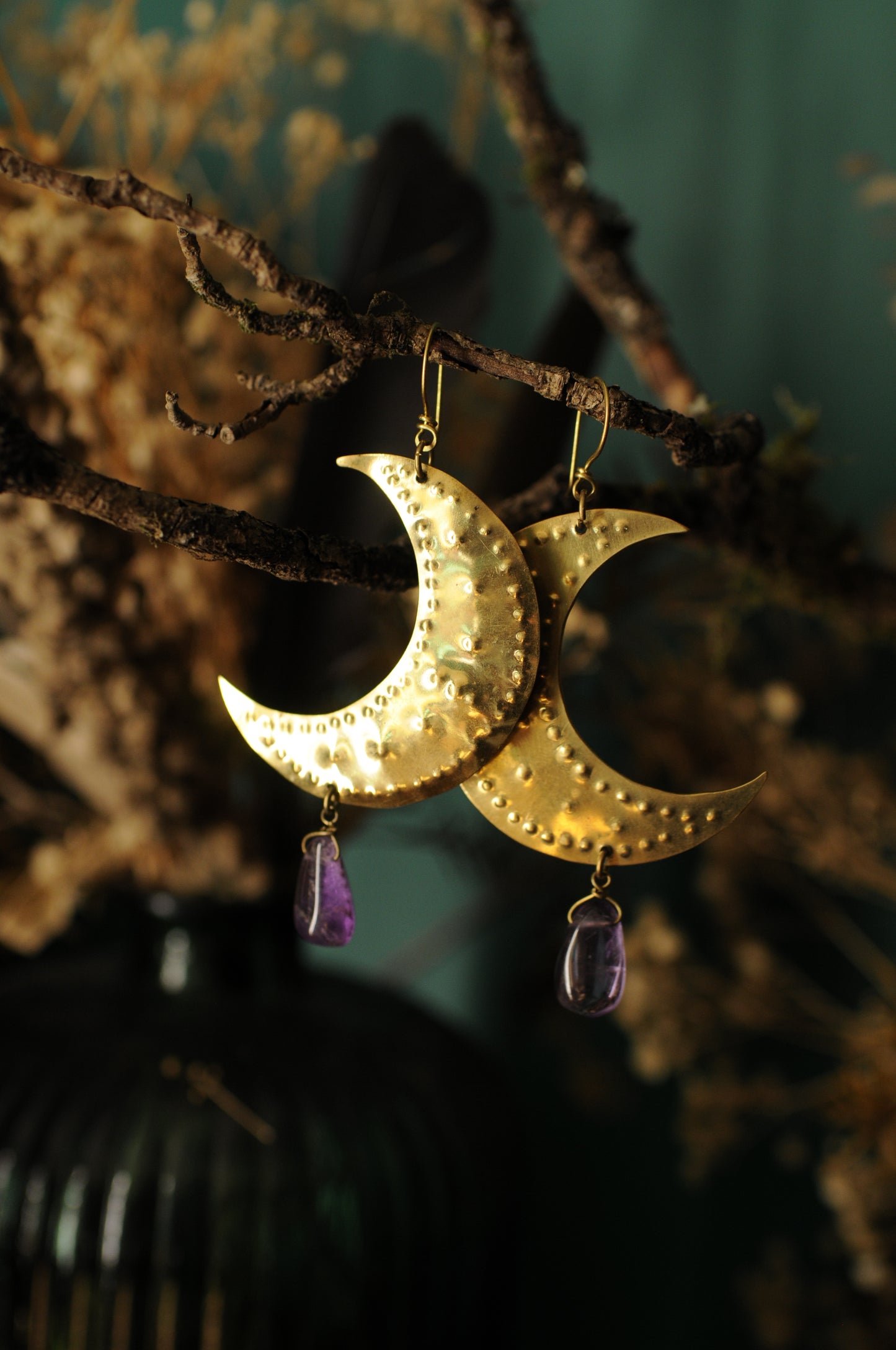 Grande boucles d'oreille " Coeur antique " en laiton poinçonné et améthyste