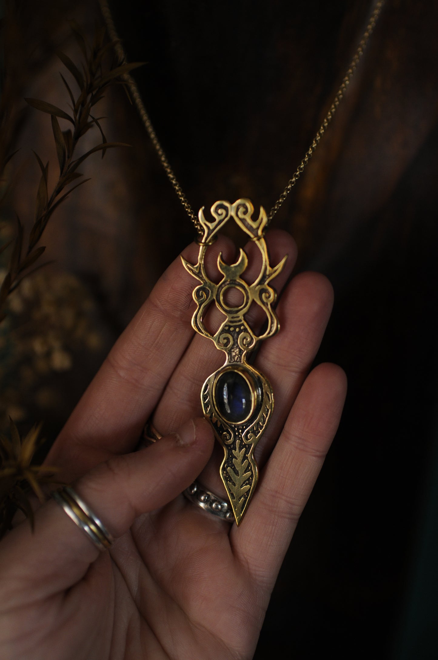 Petite Elen of the Ways printemps , laiton et labradorite