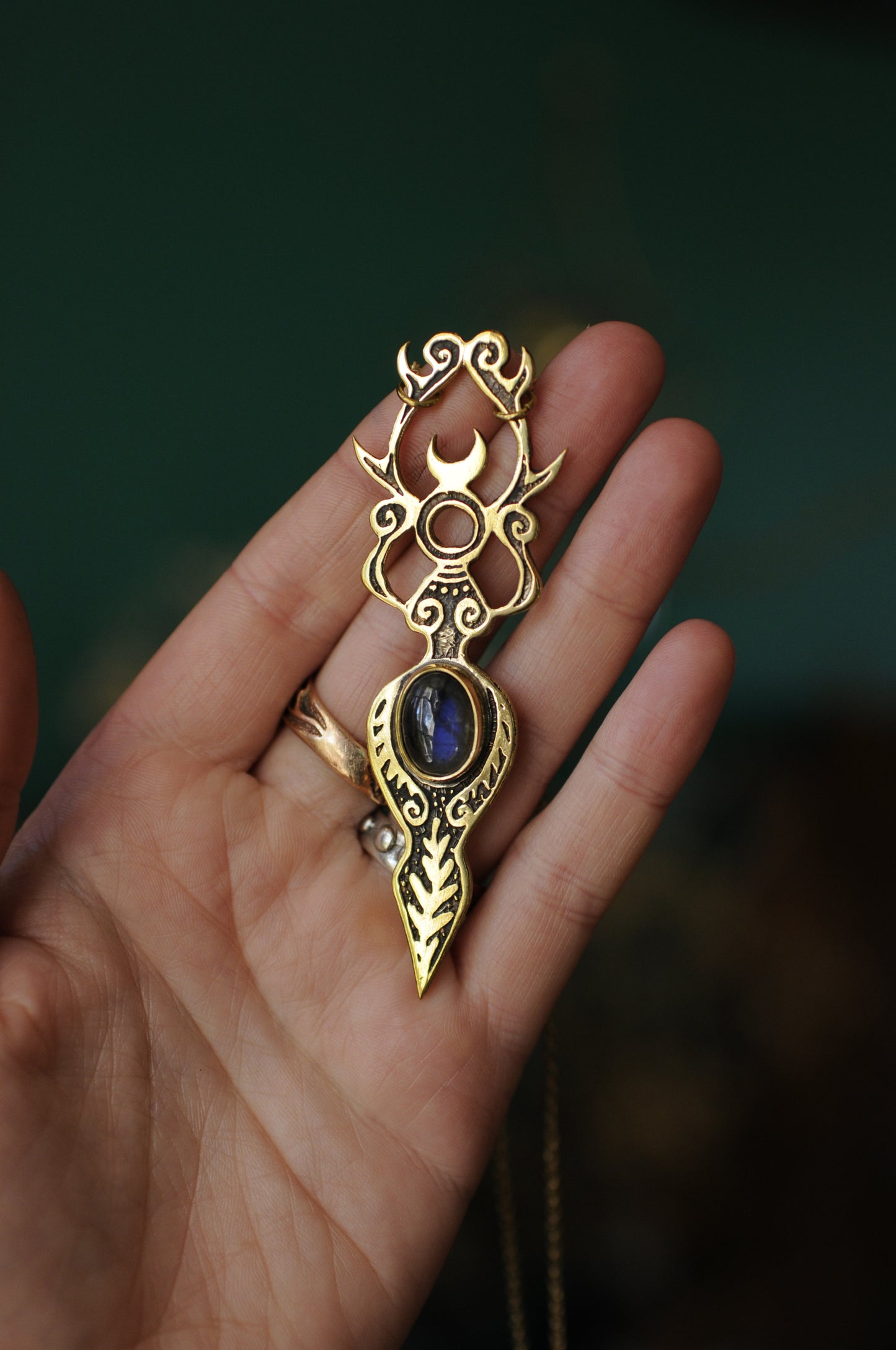 Petite Elen of the Ways printemps , laiton et labradorite